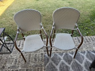 Outdoor Bistro Set (2 Chairs)