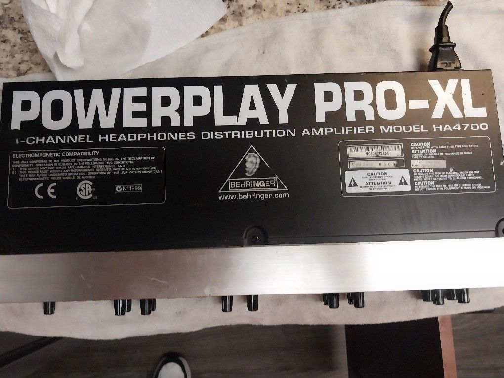 Power Play Pro-xl, 4 Channel Headphones Distribution Amplifier Model Ha4700