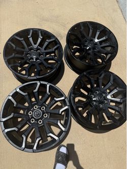 Dodge Ram 1500 22” wheels