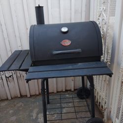 Asador De Carne En Perfectas Condiciones