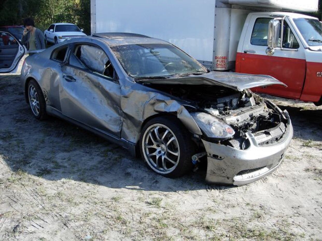 PULLING PARTS - INFINITI G35 ENGINE & TRANSMISSION ONLY - off wrecked car