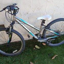 Trek Mountain Bike Lightweight Aluminum Frame