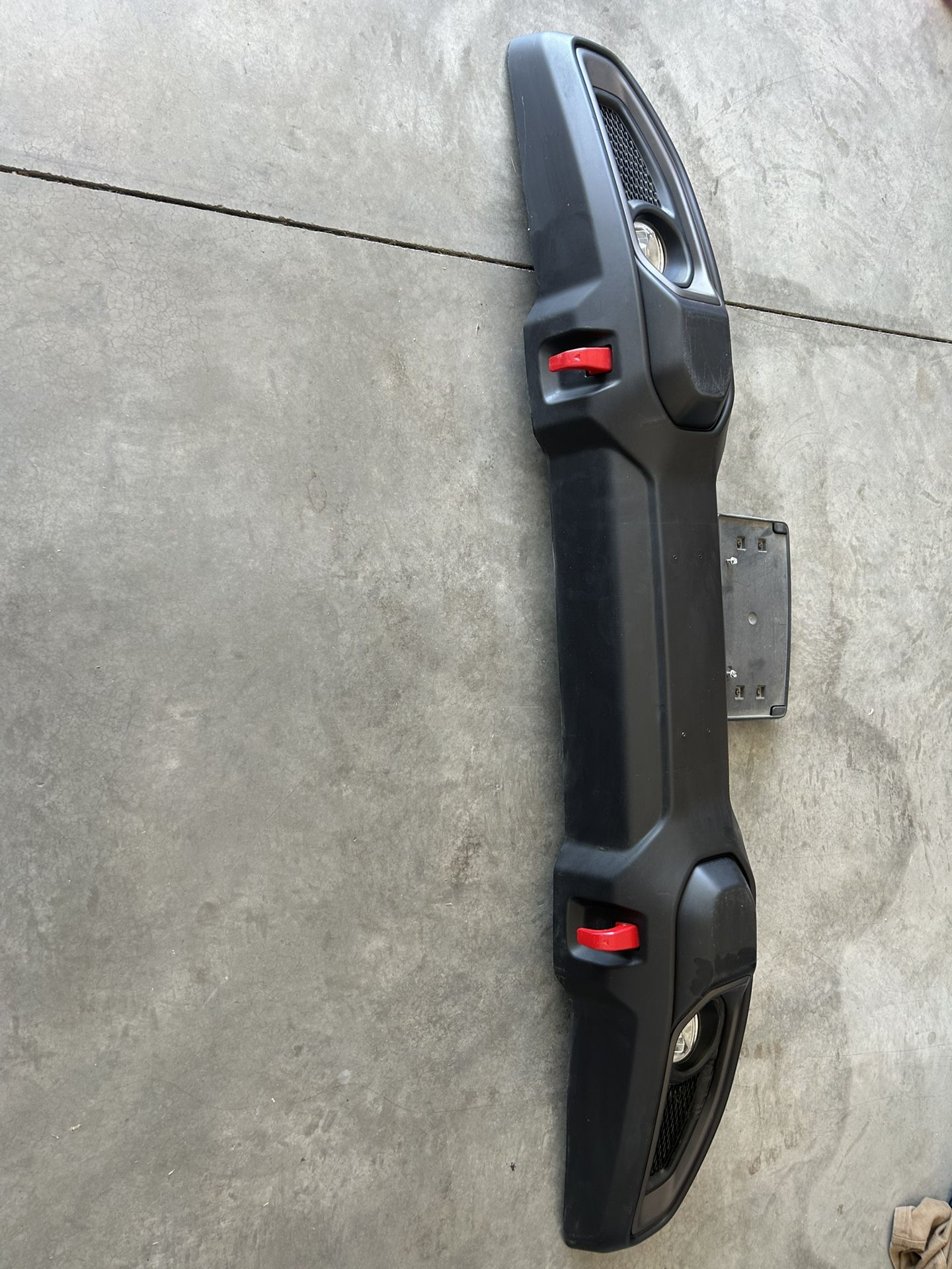 2018-2021 Jeep Wrangler Front bumper with LED fog lights, tow hooks and license plate holder