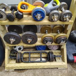 Par Different Size Weights.  And Stand And Balls 5 And 8 Pounds