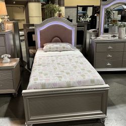 4PC Twin Bedroom Set  W/ LED Lightning 