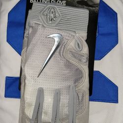 Grey nike cheap batting gloves