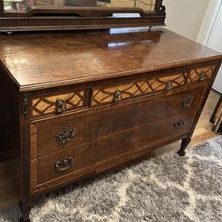 Vintage dresser with Mirror