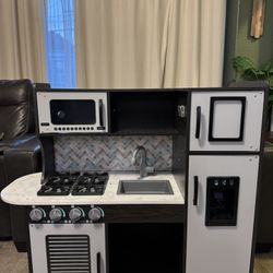 Kids Play Kitchen