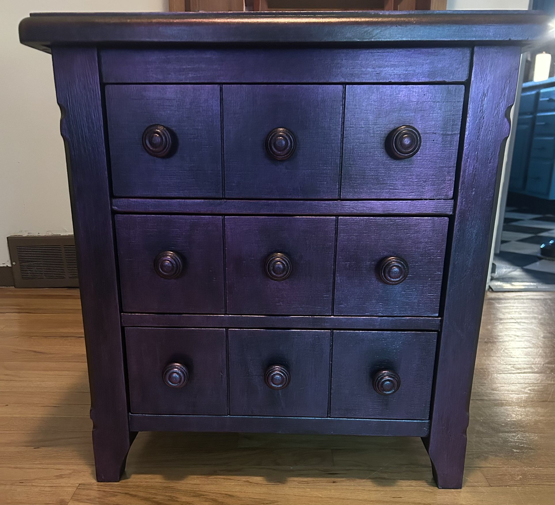 3 Drawer End Table/Nightstand