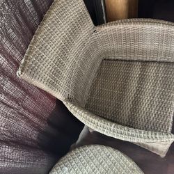 ChairsAnd Coffee Table 