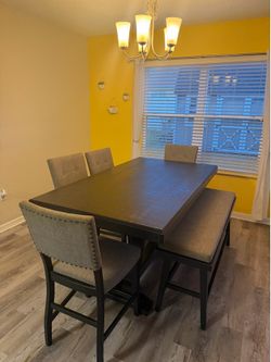 Dinning room table
