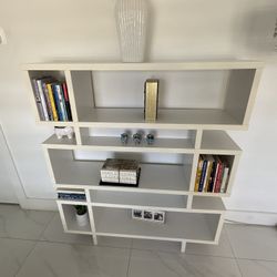 White Multi-Level Bookshelf / Decorative Storage Unit