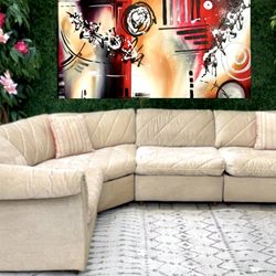 Used Modular Beige 4-Piece Sectional Couch  (Free Delivery 🚚)