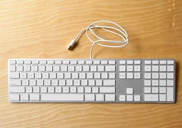 numerical Apple wired numerical keyboard