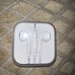 Wired Earbuds With Mic 