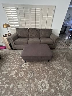 Sofa+loveseat+Ottoman