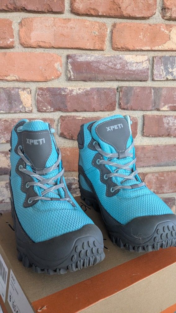 Xpeti Mid Waterproof Hiking Boots