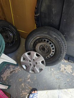 Honda rims w/ tire