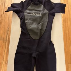Wetsuit (s)