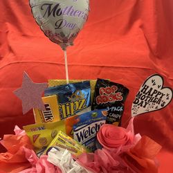 Mother’s Day Snack Basket  $20 