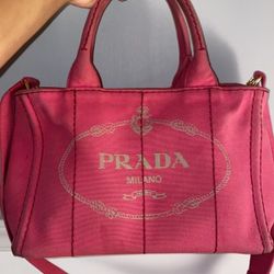 Prada canapa tote 100% AUTHENTIC 