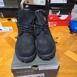 Kids Timberland BOOTS  Size 3 Black And TAN