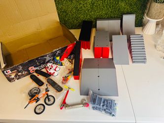 Kids Finger boards set! Like new