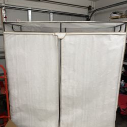 Clothing Rack Enclosed 