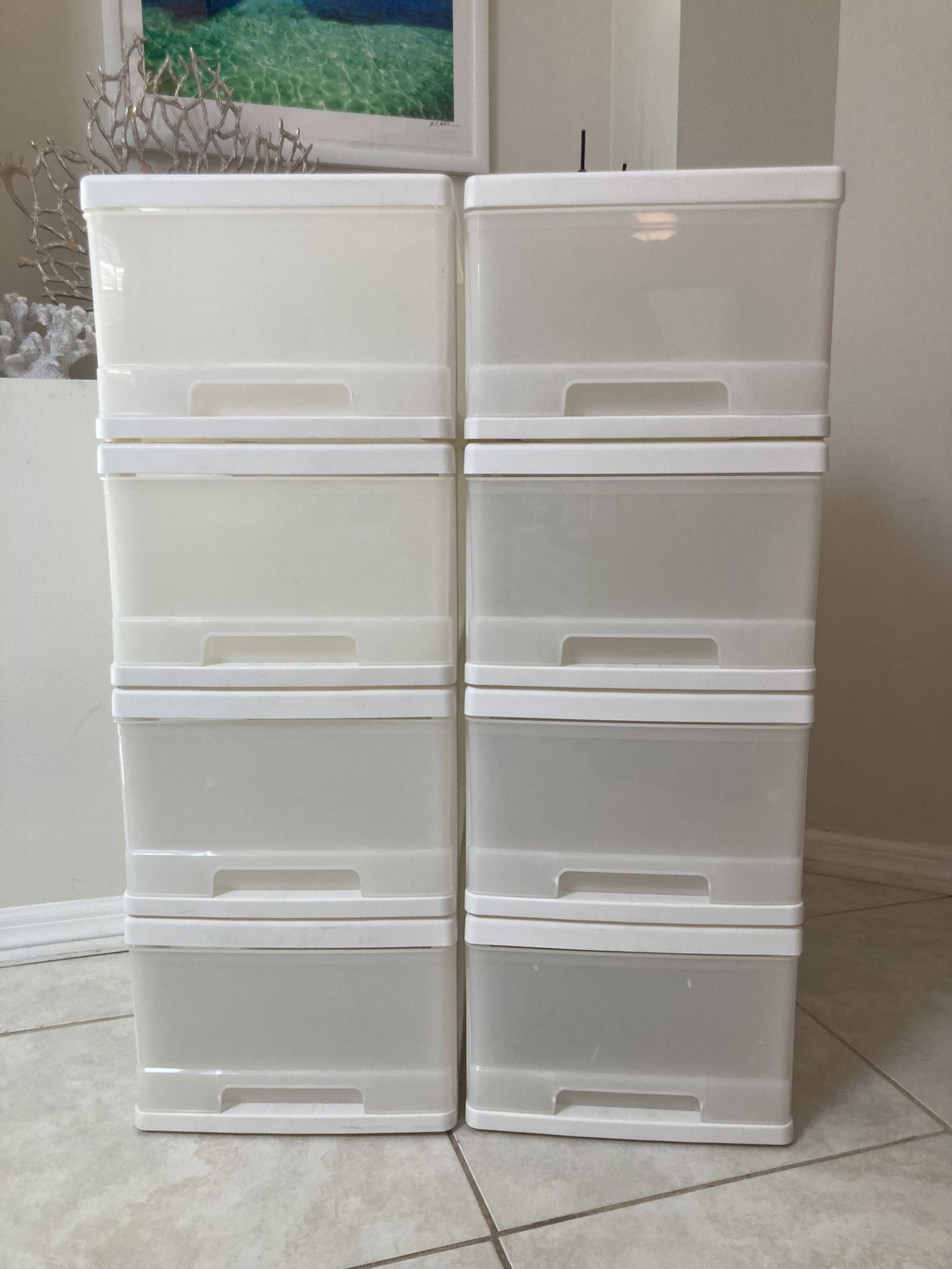 Plastic Drawers (Set of 8 or If you buy just one, it's $10)