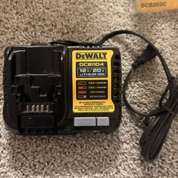 DeWalt Battery Charger, 12 V MAX 20 V MAX
