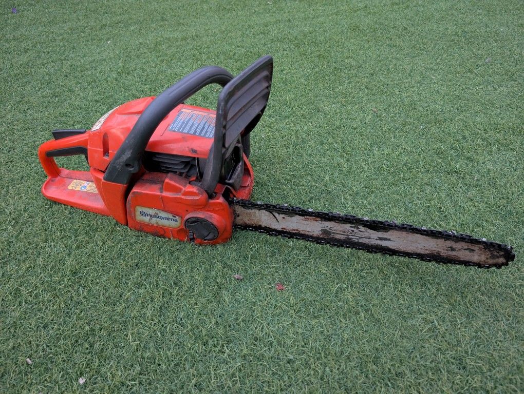 Husqvarna E-series 240 X-Torq Chainsaw 15"