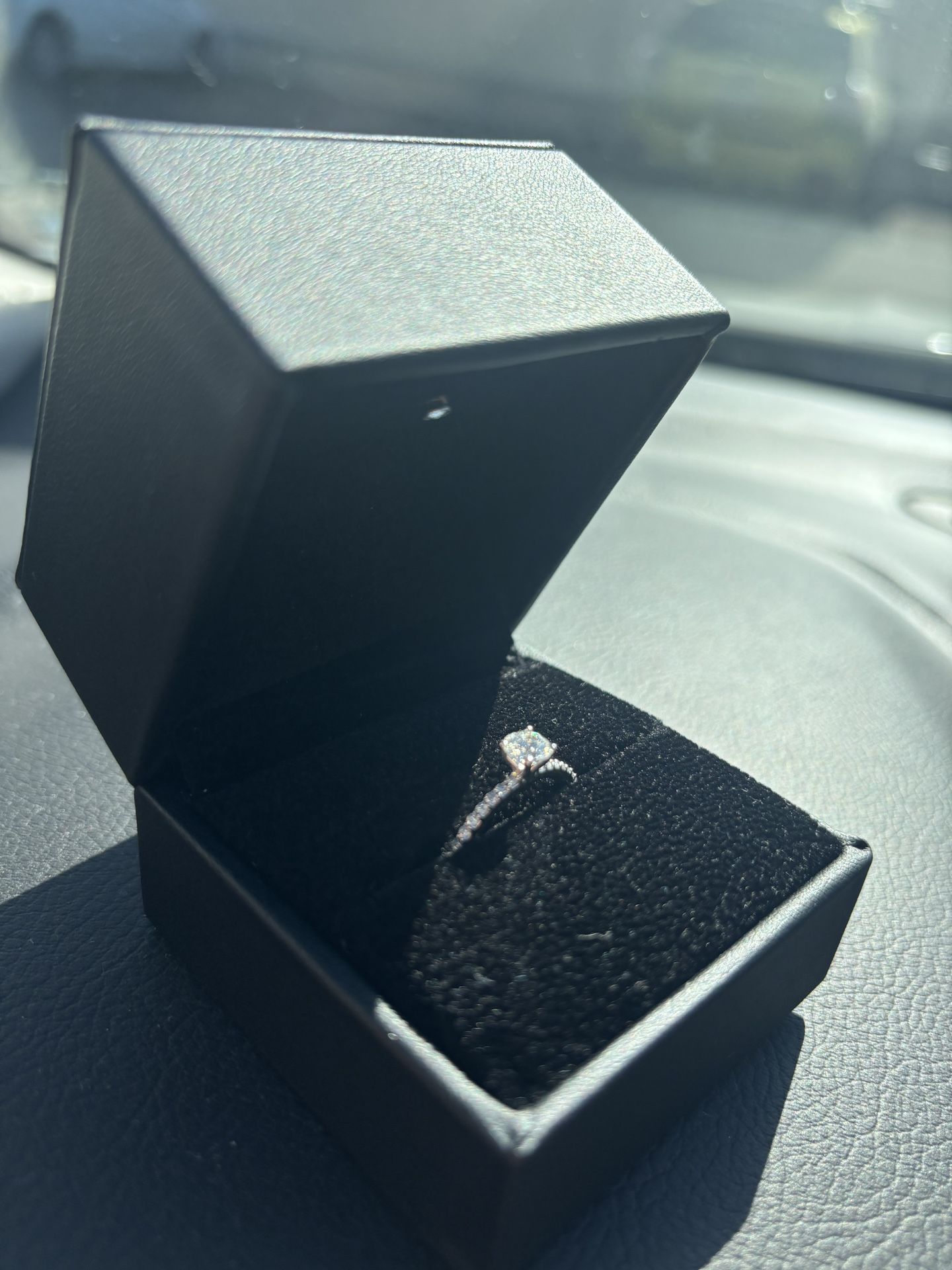 diamond ring, .5ct, never worn, pristine condition, circle diamond