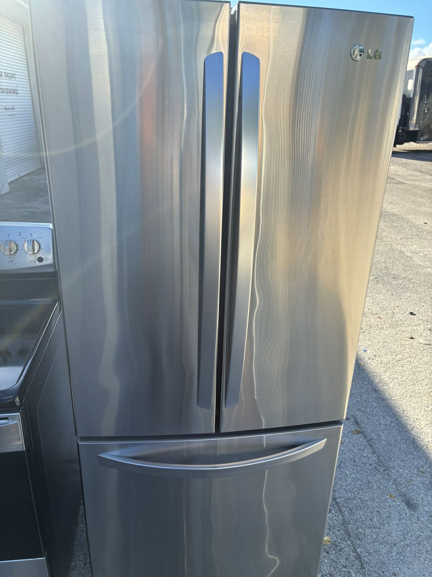 REFRIGERATOR LG 30” 3 Doors