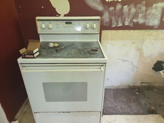 Amana Electric Stove