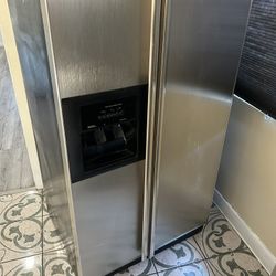 Fridge 200$