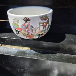 4 Chinese Porcelain Cups with Court Lady Design