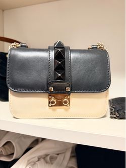 Valentino Rockstud