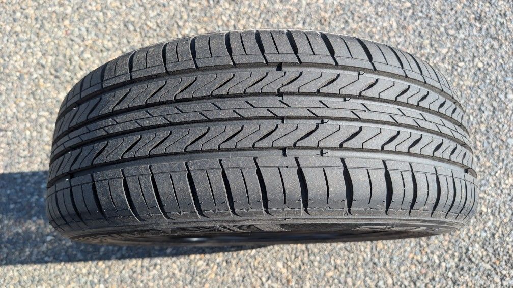 205/55R16 91H Tire With 16-In Rim