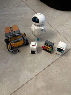 LEGO WALL-E and EVE Set Collection