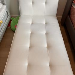 White recliner chair, good condition