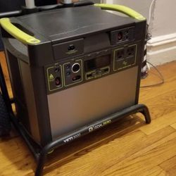 Goal Zero Yetti 3000 Portable Power
Station with 200W solar panel and briefcase
