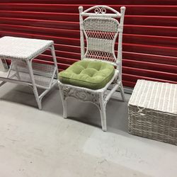 2 Pc White wicker: chair Gren Cushion And table 