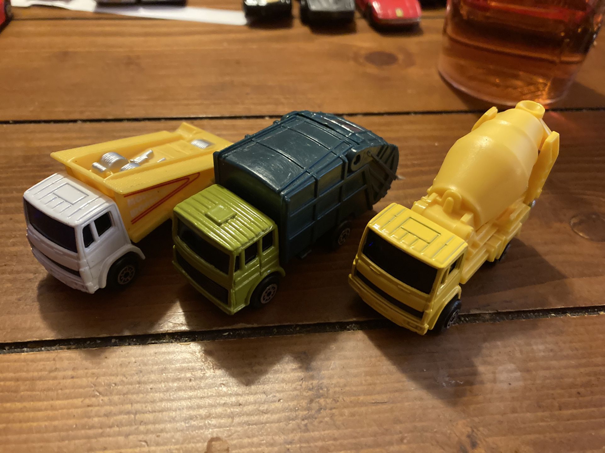 1/64 Heavy Equipment Trucks