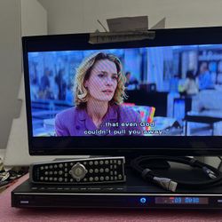 Oppo DV-981HD Universal DVD Player with HDMI, 1080p Up-Converting, DivX & SACD with Remote And HDMI cable 