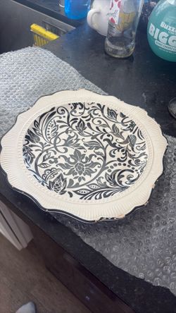 Free black and white design plate