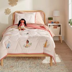 Disney Princesses Twin Comforter And Pillowcase By Pillowfort New 