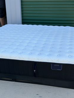 USED KING SIZE STEARN FOSTER MATTRESS ONLY 