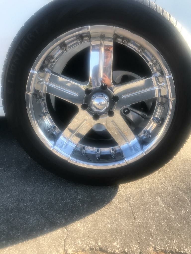 Lion Hart tires & 22 inch rims