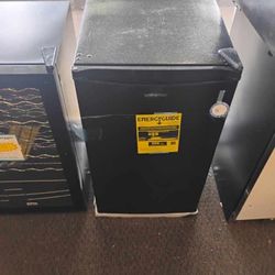 3.2 Cu.Ft Mini Fridge with Freezer, Single Door Mini Fridge, Dorm Fridge, Adjustable Thermostat, Mini Refrigerator for Bedroom, Office, Dorm
