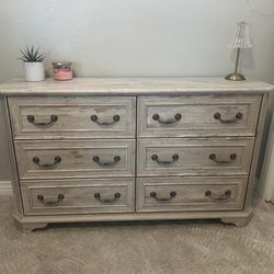 Farmhouse Dresser With 6 Drawers / NEW IN BOX 